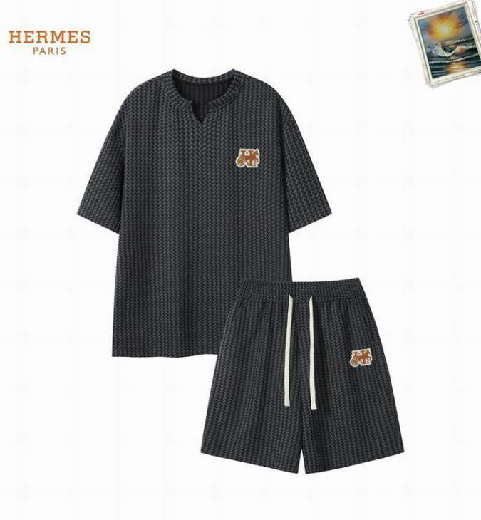 Picture of Hermes Shirt Pant Suits _SKUHermesM-3XL25tr12922362